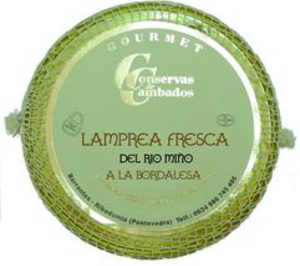 Cambados rompe la estacionalidad de la lamprea