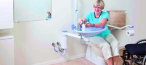 Ugari incrementa sus ayudas técnicas para baños