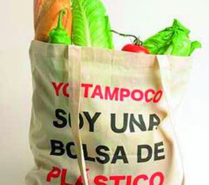 Más cadenas se suman al cobro de bolsas de plástico