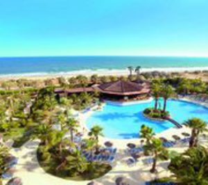 El Oasis Islantilla vuelve a abrir sus puertas en mayo ya bajo Oasis