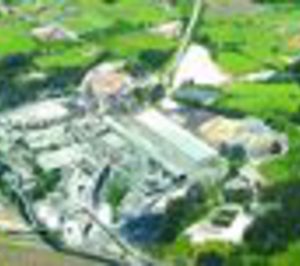 Tudela Veguín invierte 30 M en un barco cementero