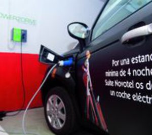 El Suite Novotel instala dos puntos de carga eléctrica para vehículos