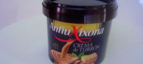 Sanchís Mira lanza crema de turrón en formato de libreservicio