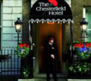 Majestic Hotel Group firma un acuerdo de colaboración comercial conRed Carnation Hotels