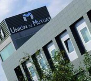 Las mutuas rebajan sus ingresos en más de un 2%