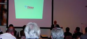 Thisa se reúne con sus proveedores