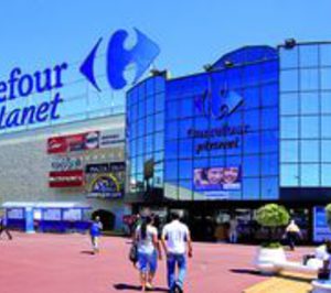 Carrefour mantiene su tendencia descendente en España