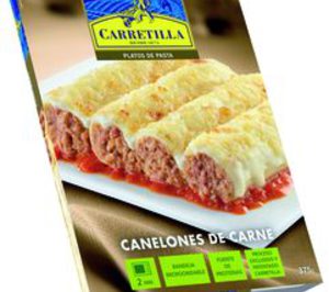 Carretilla presenta platos de pasta en ambiente