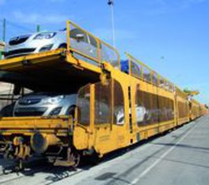 La terminal ferroviaria del puerto de Barcelona recibe su primer tren