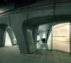 Zaha Hadid y Roca inauguran el Roca London Gallery