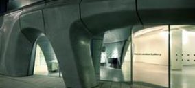 Zaha Hadid y Roca inauguran el Roca London Gallery