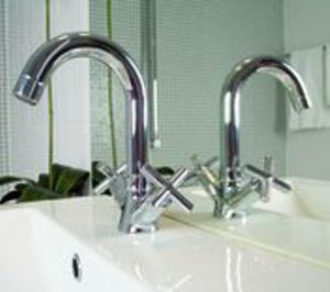 Los limpiadores de baño mantienen el tipo