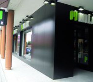 Milar Anaya renueva la imagen de su tienda en Alba de Tormes