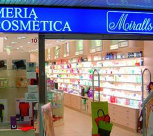 Miralls inaugura tienda y baja ventas