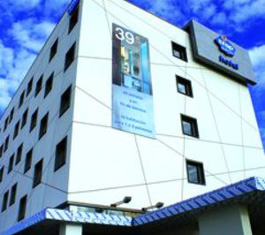 Las Enseñas de Hoteles Económicos se dan un tiempo de espera