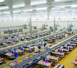 Dos cajas aragonesas participan en la compra del matadero de Pelbor 