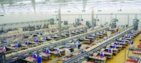 Dos cajas aragonesas participan en la compra del matadero de Pelbor 