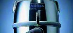 Nilfisk mantiene posición pero sufre