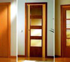 Una fabricante de puertas avanza hacia la salida del concurso