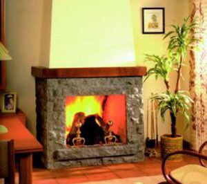 Los trabajadores de Chimeneas Pio continúan su actividad