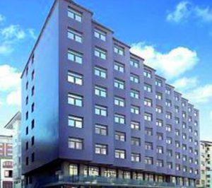 Reabre el eibarrés Arrate, ahora bautizado cono Unzaga Plaza