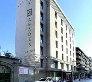 Abades inaugura su nuevo hotel en Granada