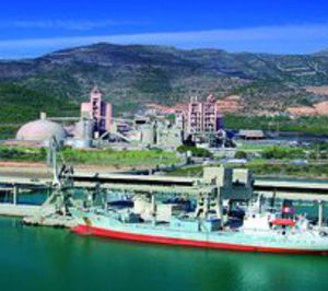 Cemex reorganiza y simplifica su grupo en nuestro país