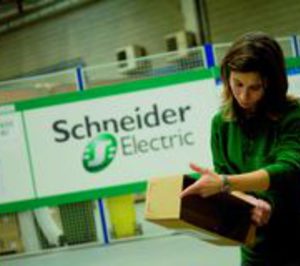 Schneider Electric amplía su centro logístico