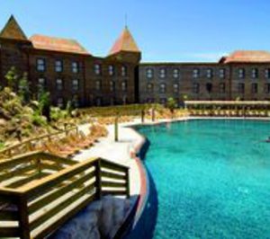 La Caixa transfiere a Investindustrial el 100% de Port Aventura