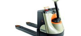 Crown lanza una nueva serie de transpaletas