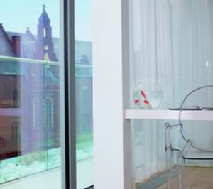 Jaga presenta radiador empotrado en el suelo