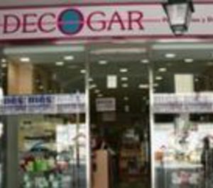 Decogar cierra el año con una decena de tiendas menos
