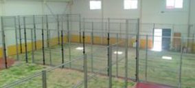 Composan presenta sus pistas de pádel para interiores