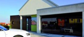 Hörmann presenta puertas de garaje con efecto espejo