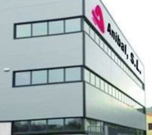 Construcciones y Excavaciones Aníbal sale al exterior