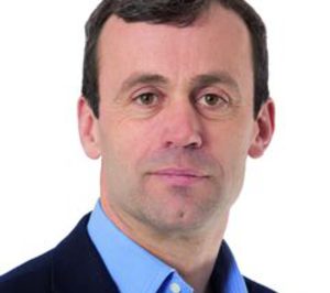 Apple incorpora al director general de Dixons para expandir las Apple Stores