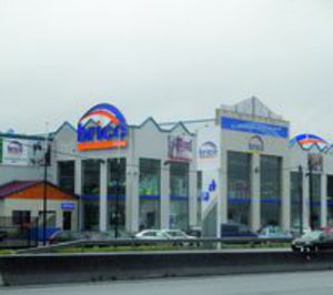 Bricogroup remodela sus centros y suma tres tiendas