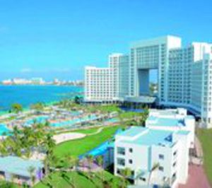 El mexicano Riu Palace Península se pone en marcha