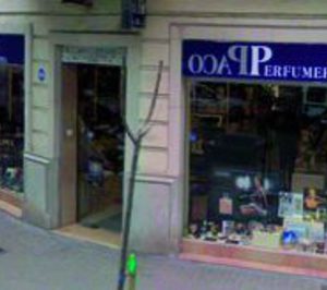 Paco Perfumería traslada un local y registra bajas en su red