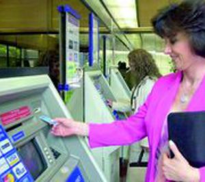 Se multiplican por nueve las transacciones de autoservicio en comercios