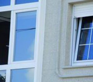 El sector de las ventanas sigue cayendo al ritmo de la edificación