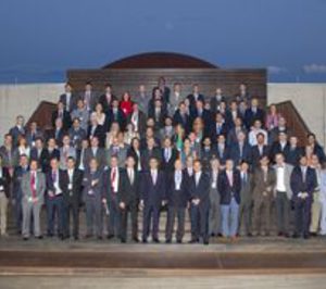 Finconsum reúne a la distribución para buscar soluciones a la crisis