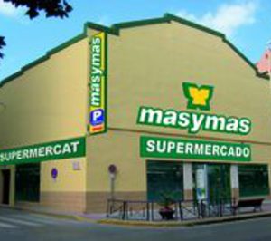 Juan Fornés abre cuatro centros y cierra igual número