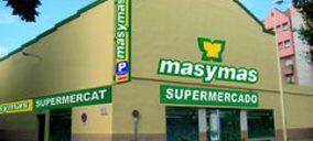 Juan Fornés abre cuatro centros y cierra igual número