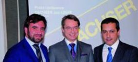 Azkar reorganiza su consejo