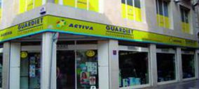 Distribución en Cataluña:  Mientras la música siga sonando