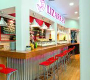 Lizarrán inaugura locales en Elche y Cáceres