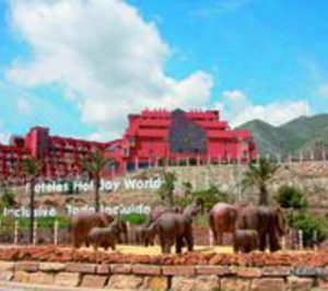 El complejo vacacional Holiday World acoge establecimientos de Cruzcampo y Superskunk