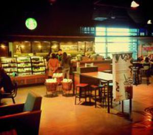 Starbucks abre en Distrito Telefónica, de la mano de Autogrill