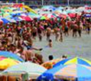 Más de 4,6 M de turistas extranjeros visitaron España en abril, un 3% más